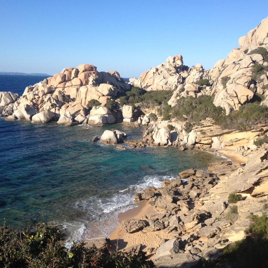 Appartamento In Paese A Santa Teresa Di Gallura Экстерьер фото